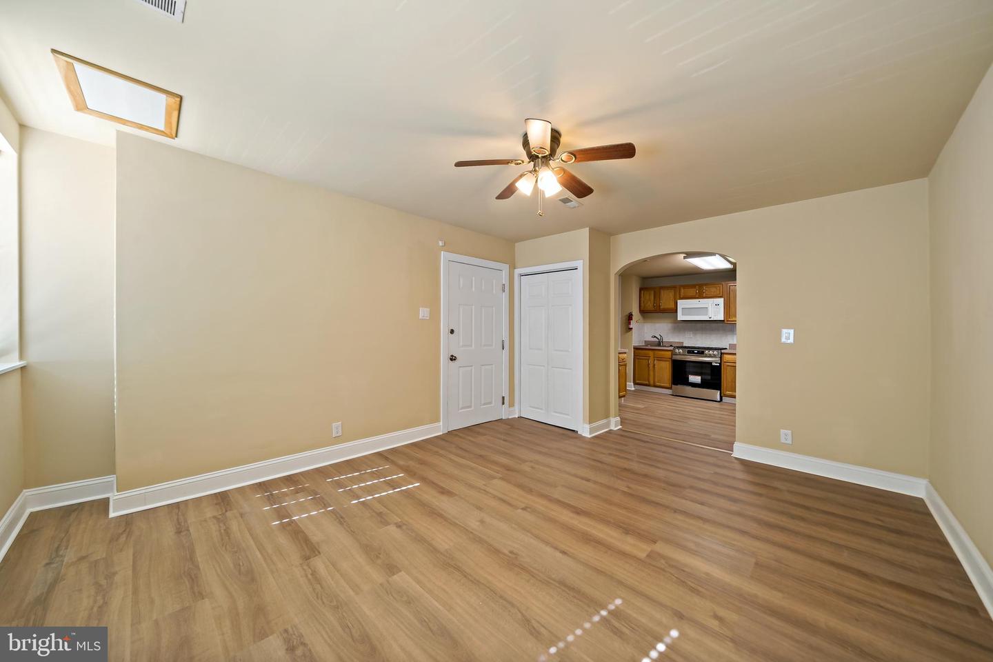 2118 S Broad St Property Photo 3