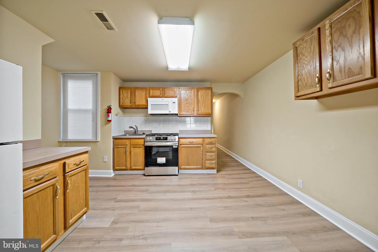 2118 S Broad St Property Photo 4
