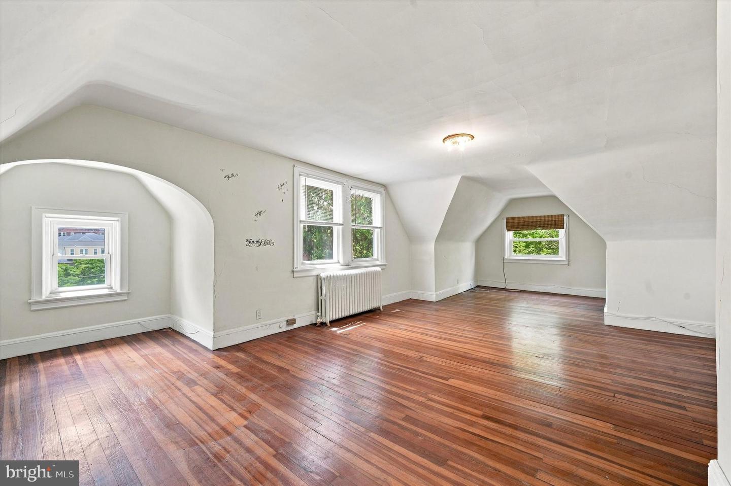 5065 Wynnefield Ave Property Photo 16