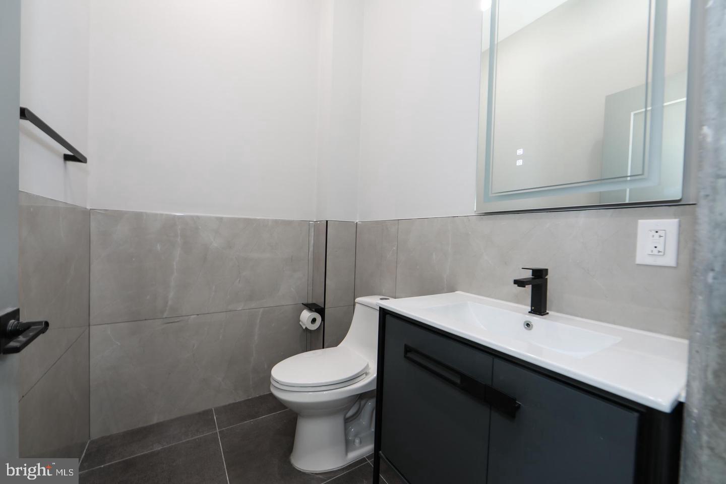 1810 E Venango St #103 Property Photo 7