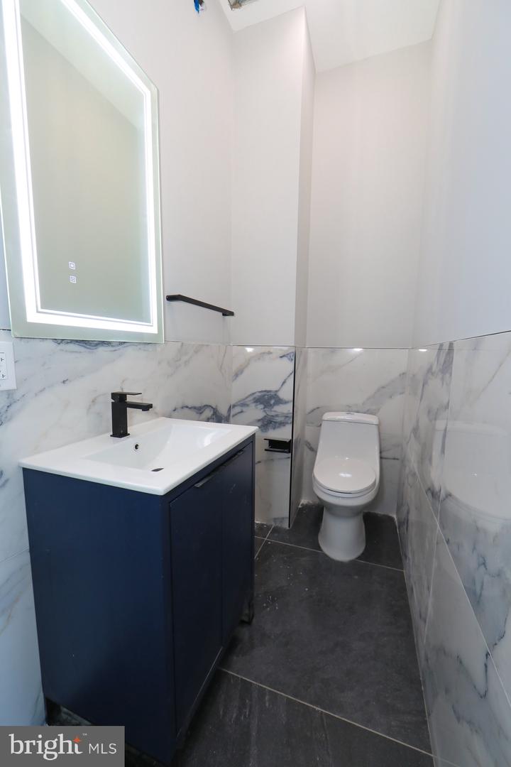 1810 E Venango St #505 Property Photo 8