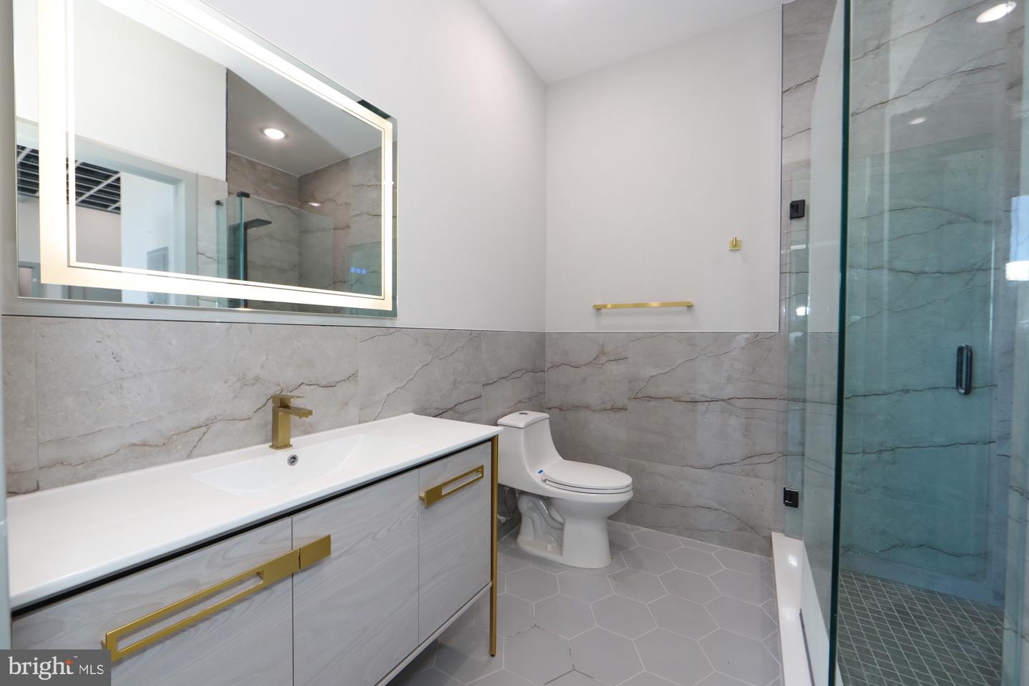 1810 E Venango St #505 Property Photo 10