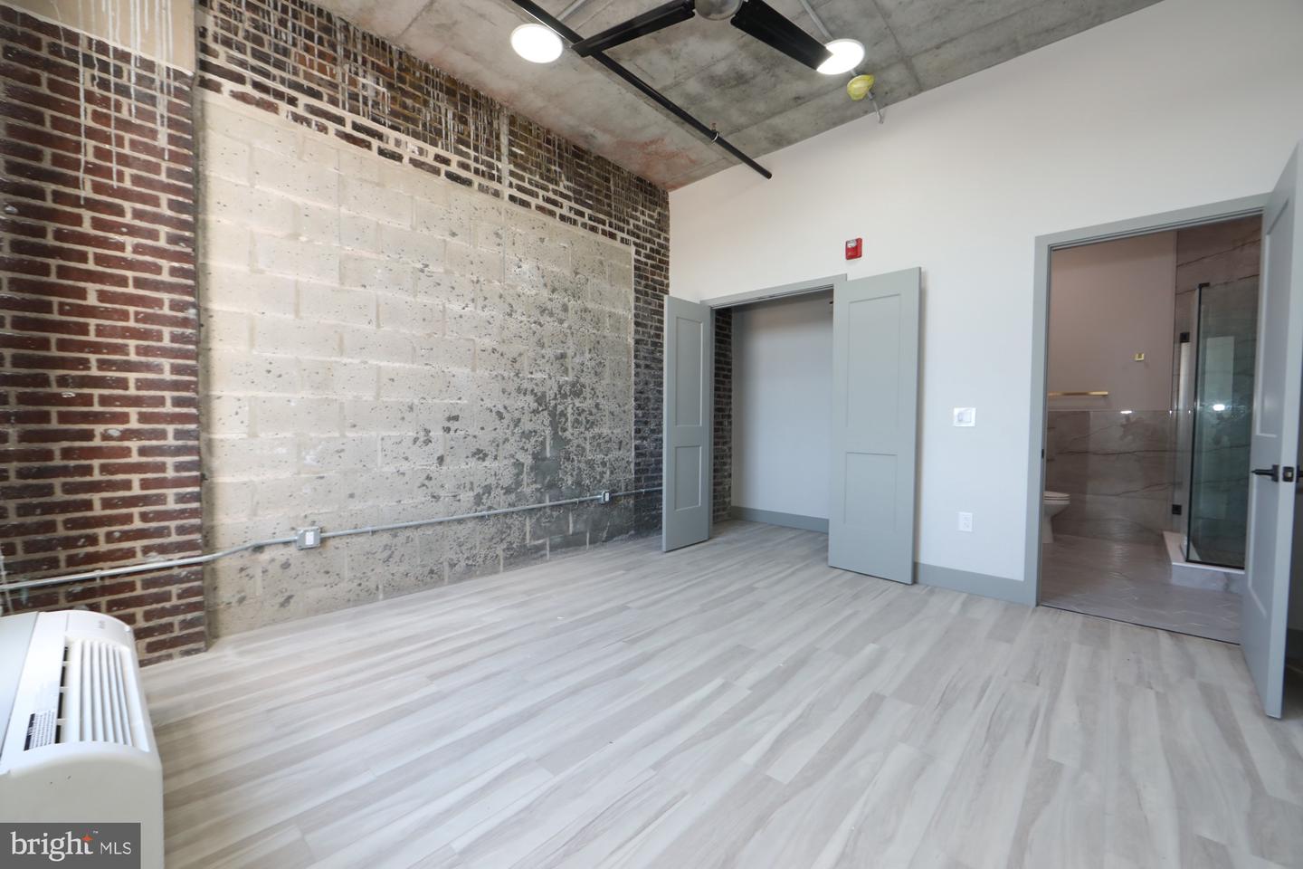 1810 E Venango St #505 Property Photo 13