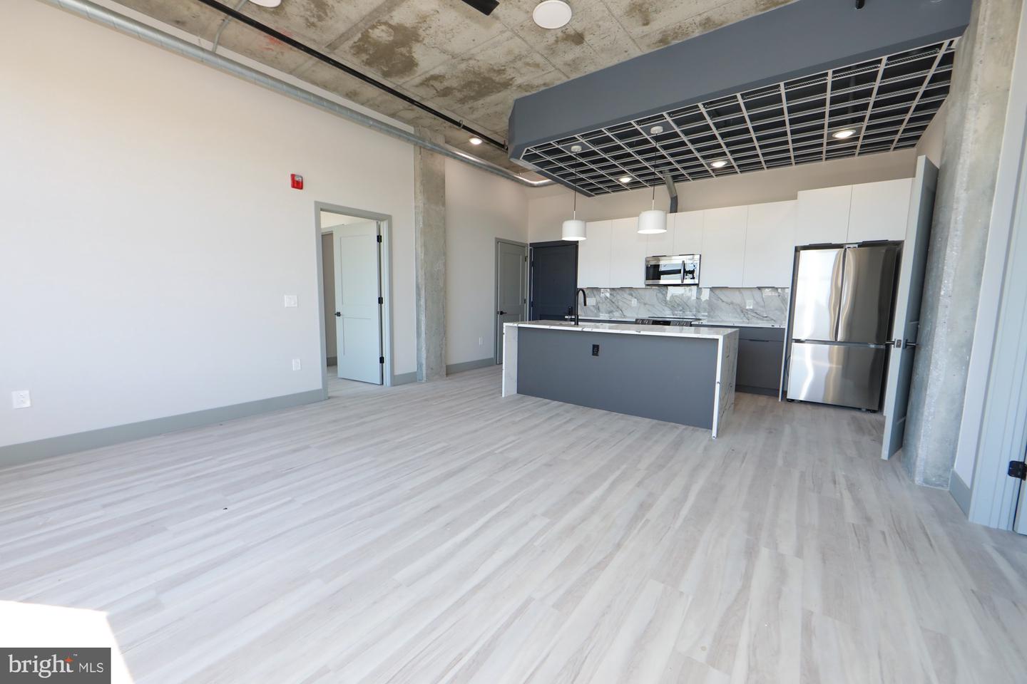 1810 E Venango St #305 Property Photo 8