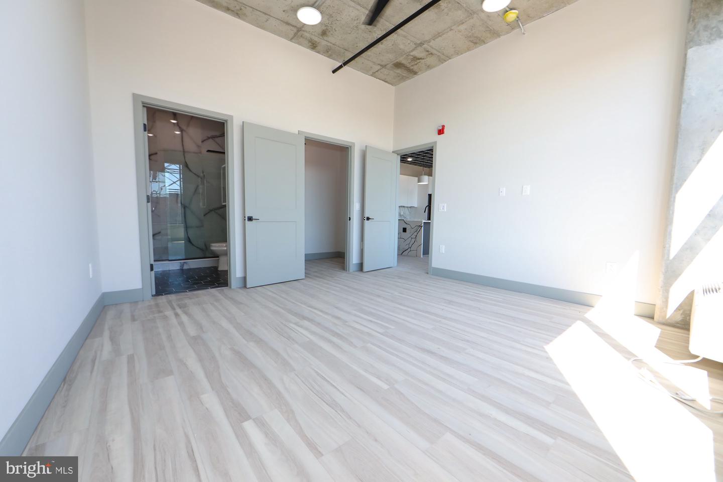 1810 E Venango St #305 Property Photo 11