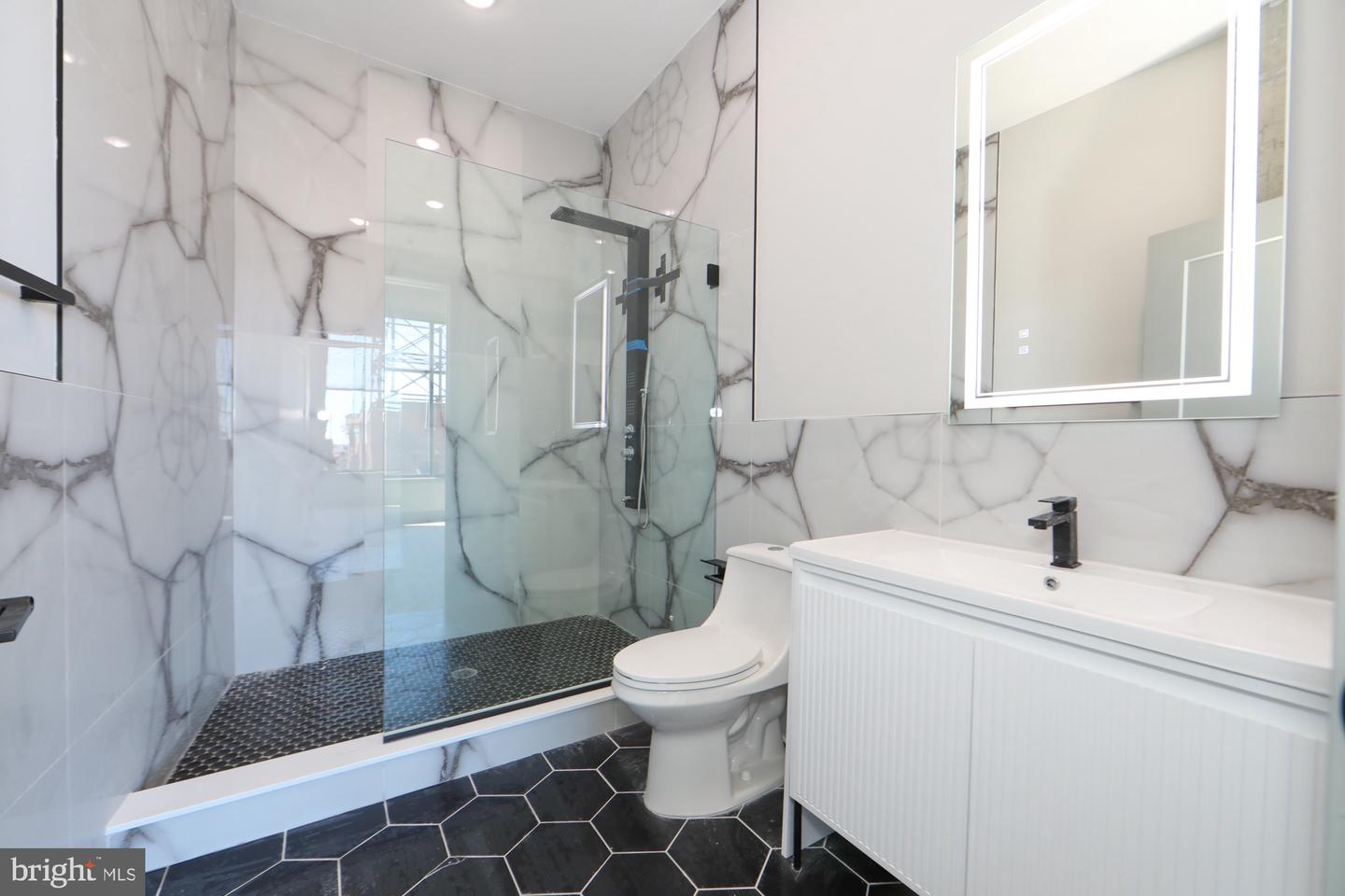 1810 E Venango St #305 Property Photo 14