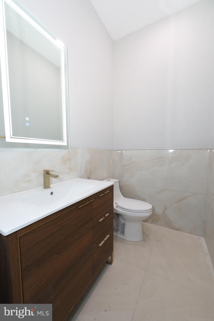 1810 E Venango St #305 Property Photo 18