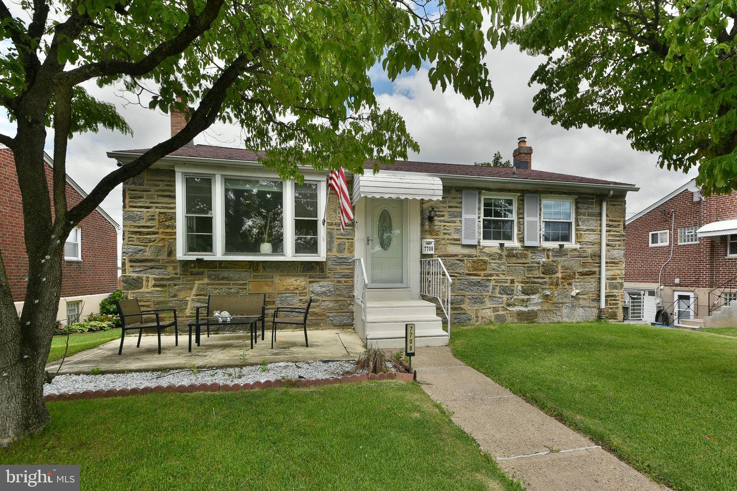7708 Lister St Property Photo 1
