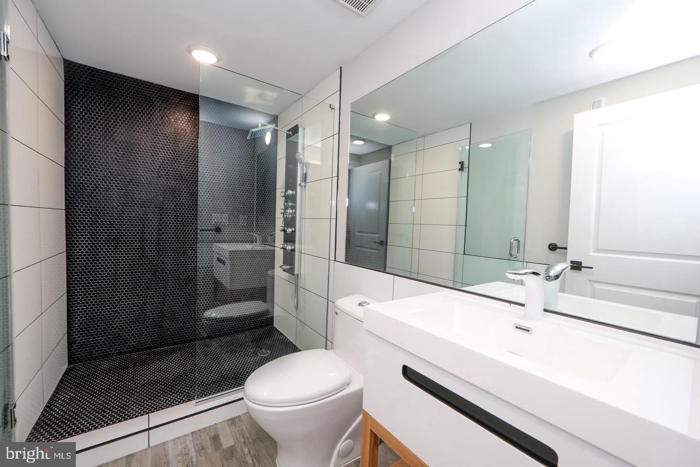 1825 E Atlantic St #106 Property Photo 8