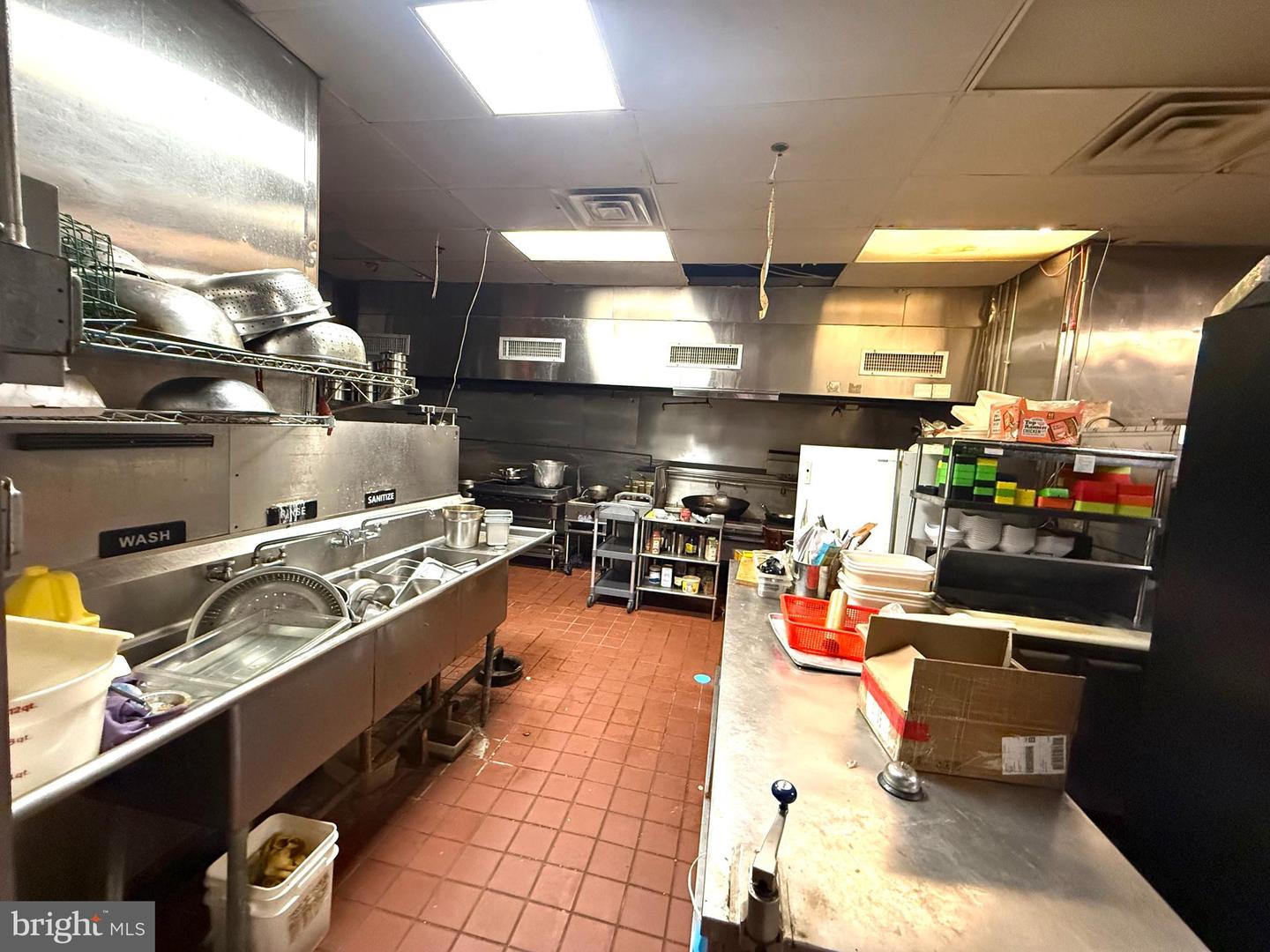 1002-00 Arch St Property Photo 12