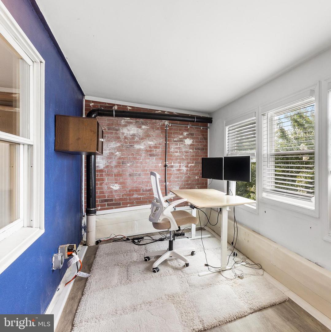 908 Greenwich St Property Photo 17