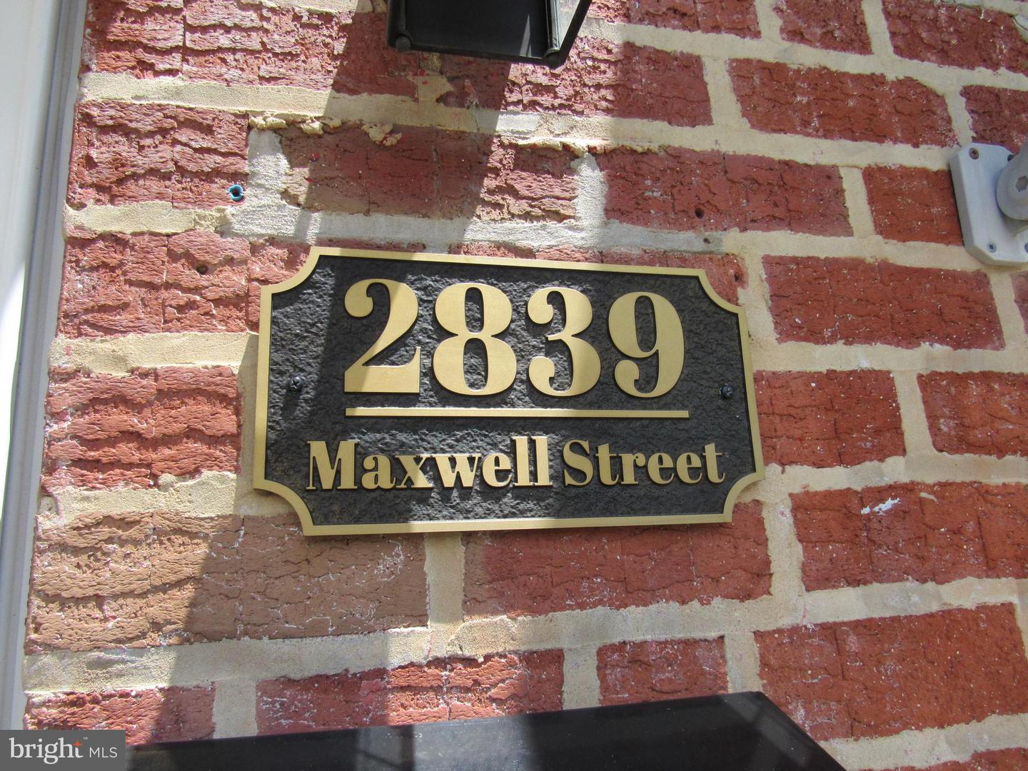2839 Maxwell St Property Photo 2