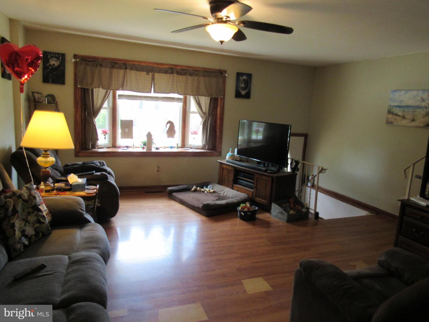 2839 Maxwell St Property Photo 6
