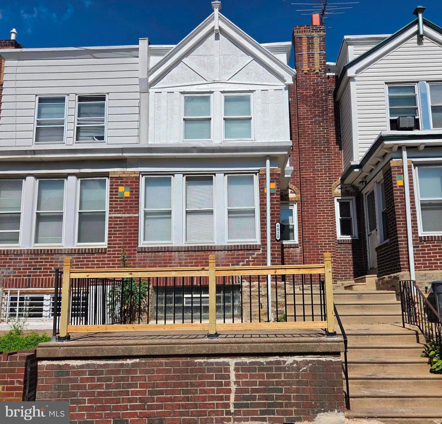 4020 HOWLAND ST Property Photo 1