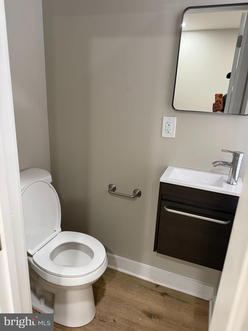 2512 W Somerset St Property Photo 3