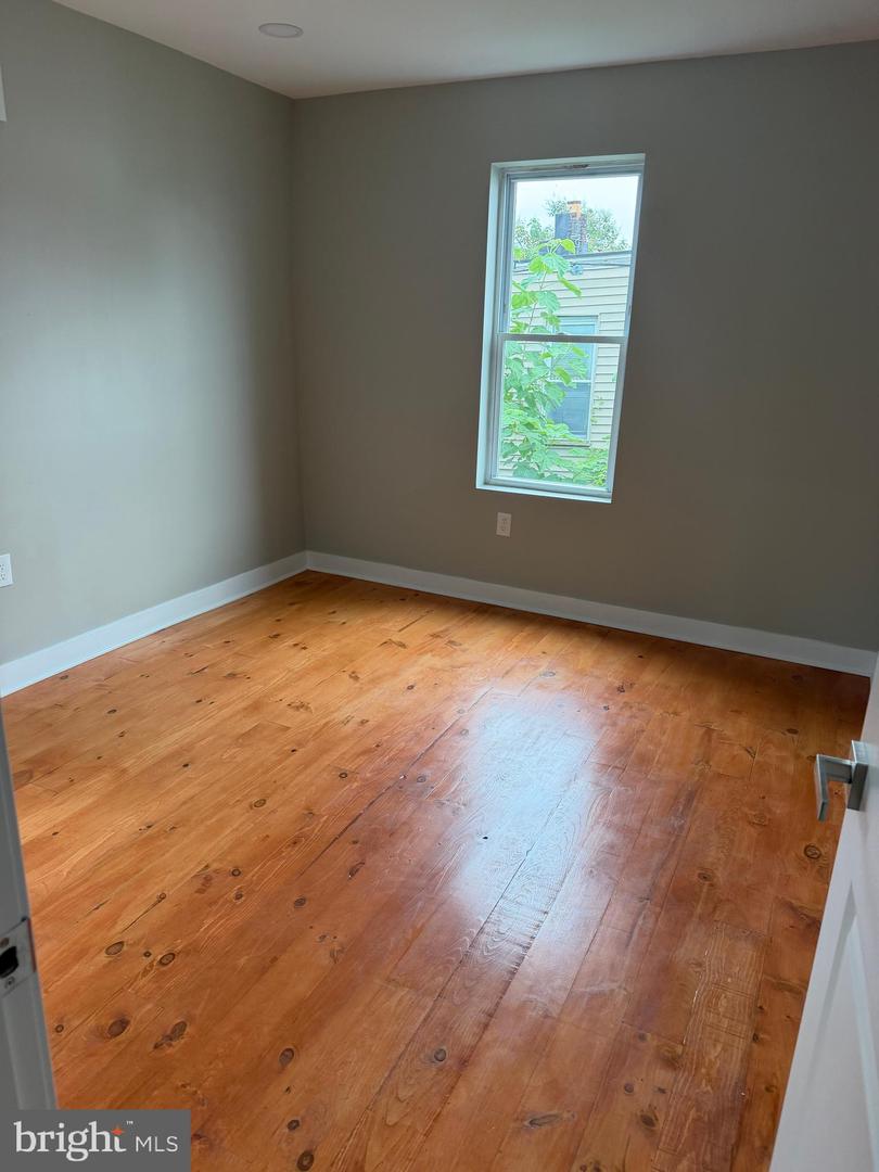 2512 W Somerset St Property Photo 13