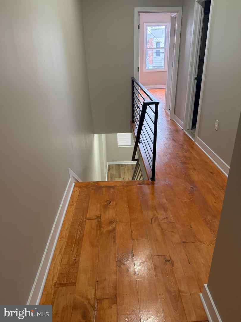 2512 W Somerset St Property Photo 15