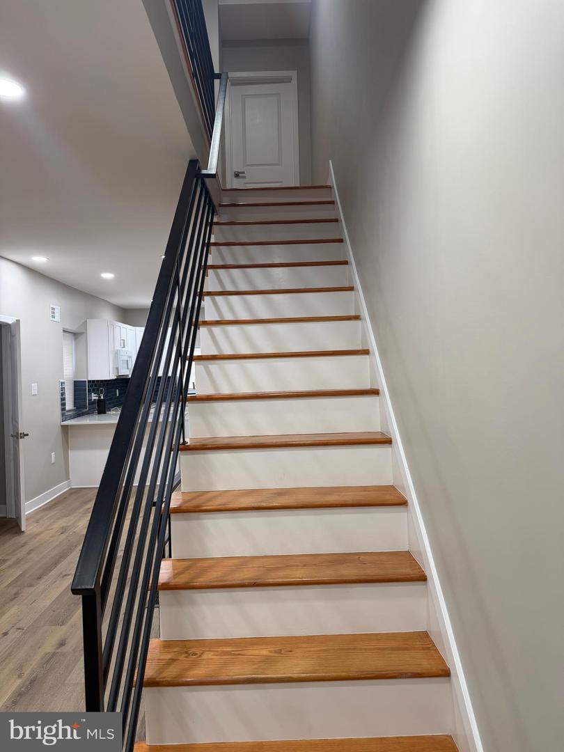 2512 W Somerset St Property Photo 16
