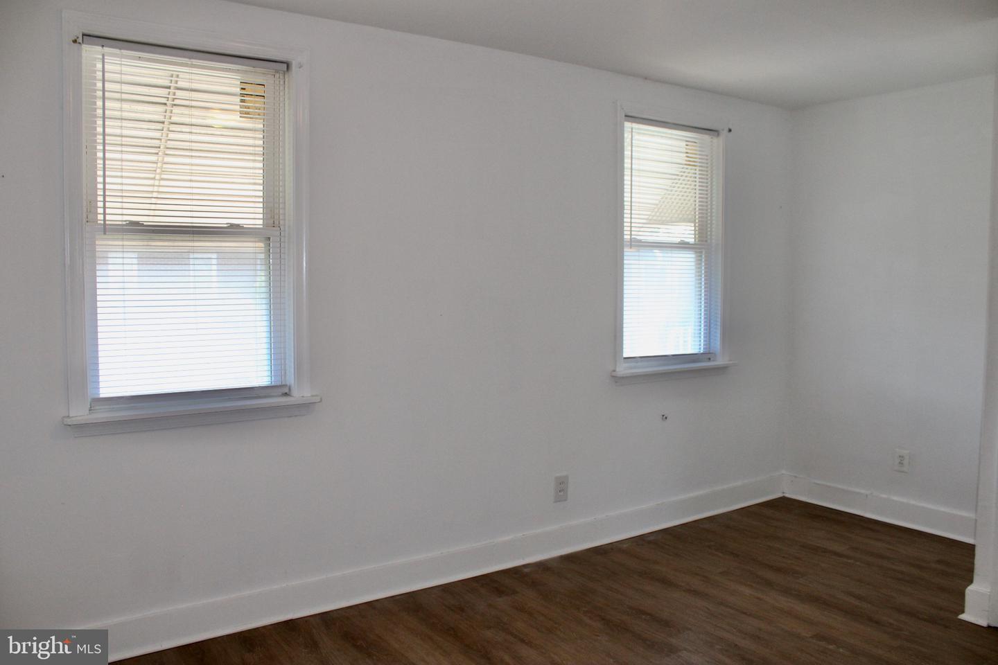 4625 Lansing St Property Photo 11