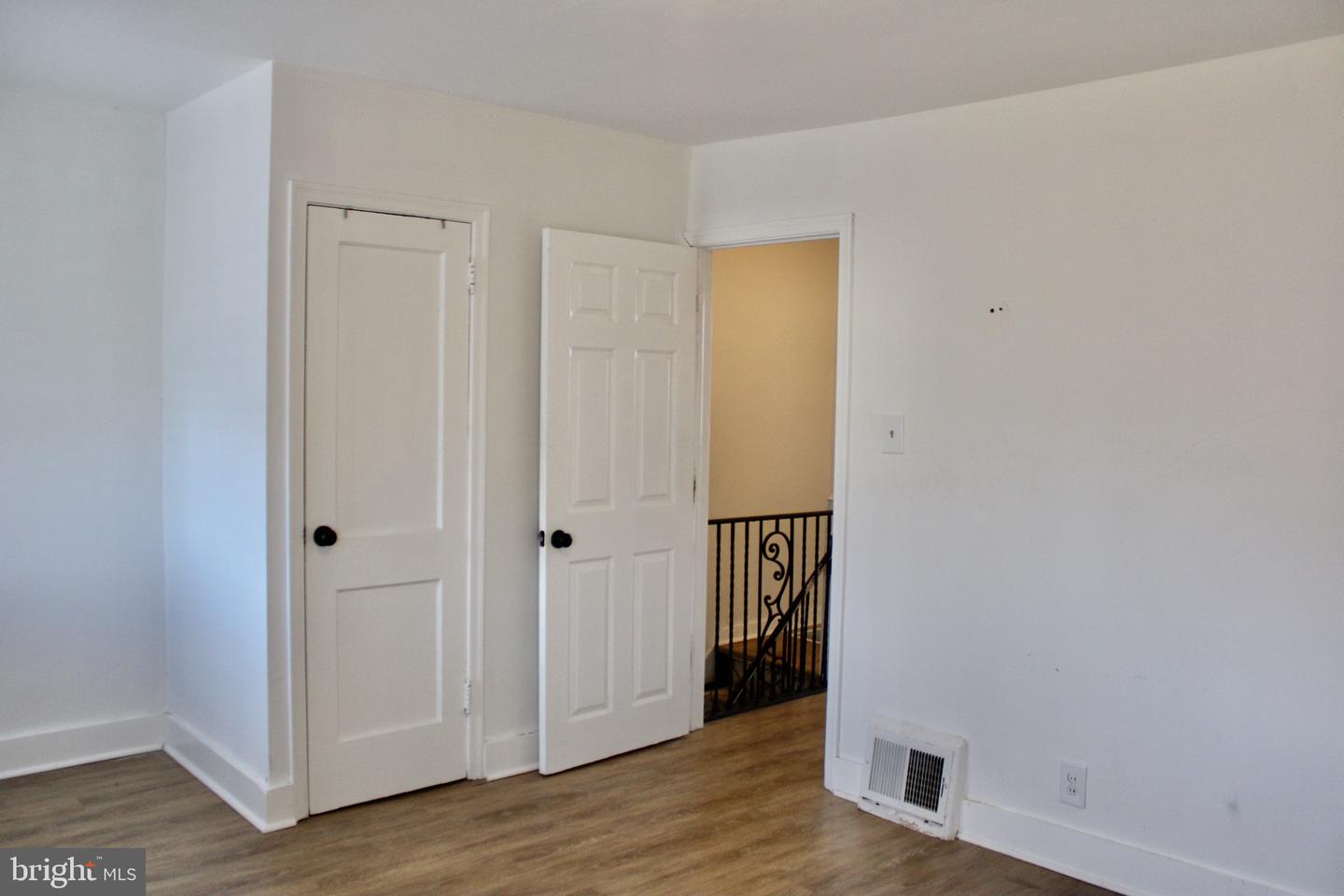 4625 Lansing St Property Photo 15