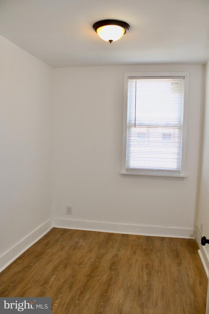4625 Lansing St Property Photo 19