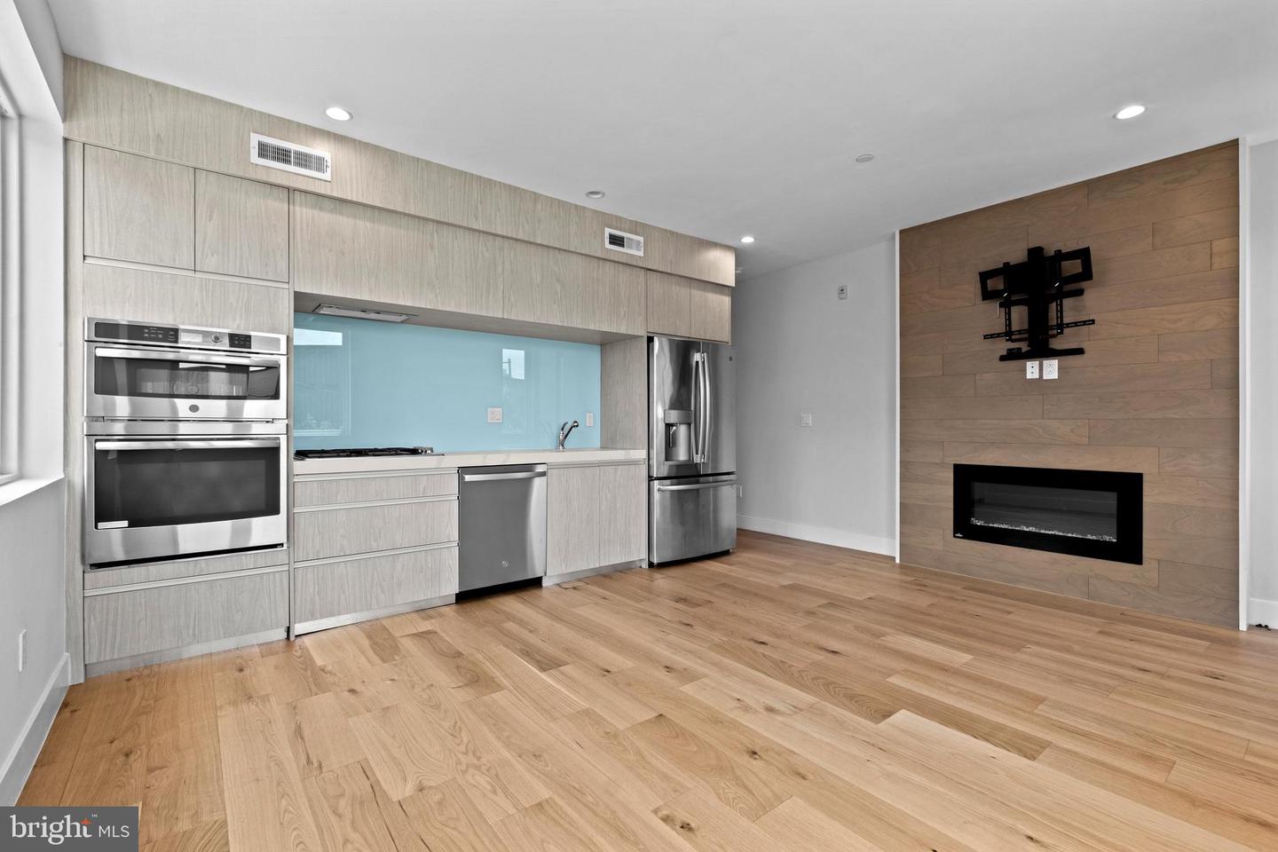 1405-21 Frankford Ave #311 Property Photo 3