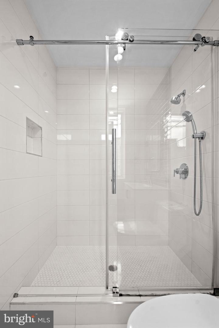 1405-21 Frankford Ave #311 Property Photo 16