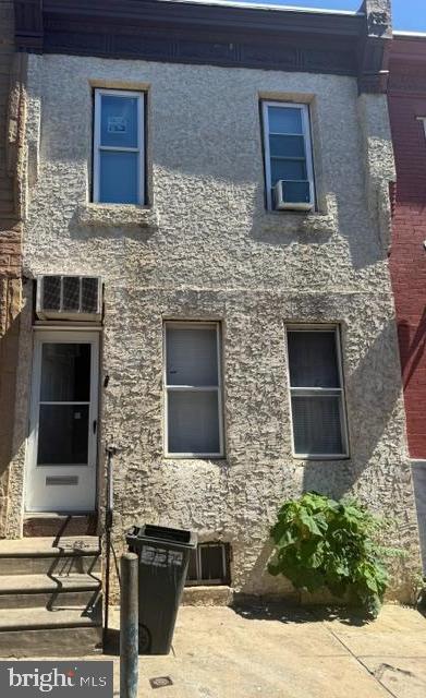 831 E Willard St Property Photo 1