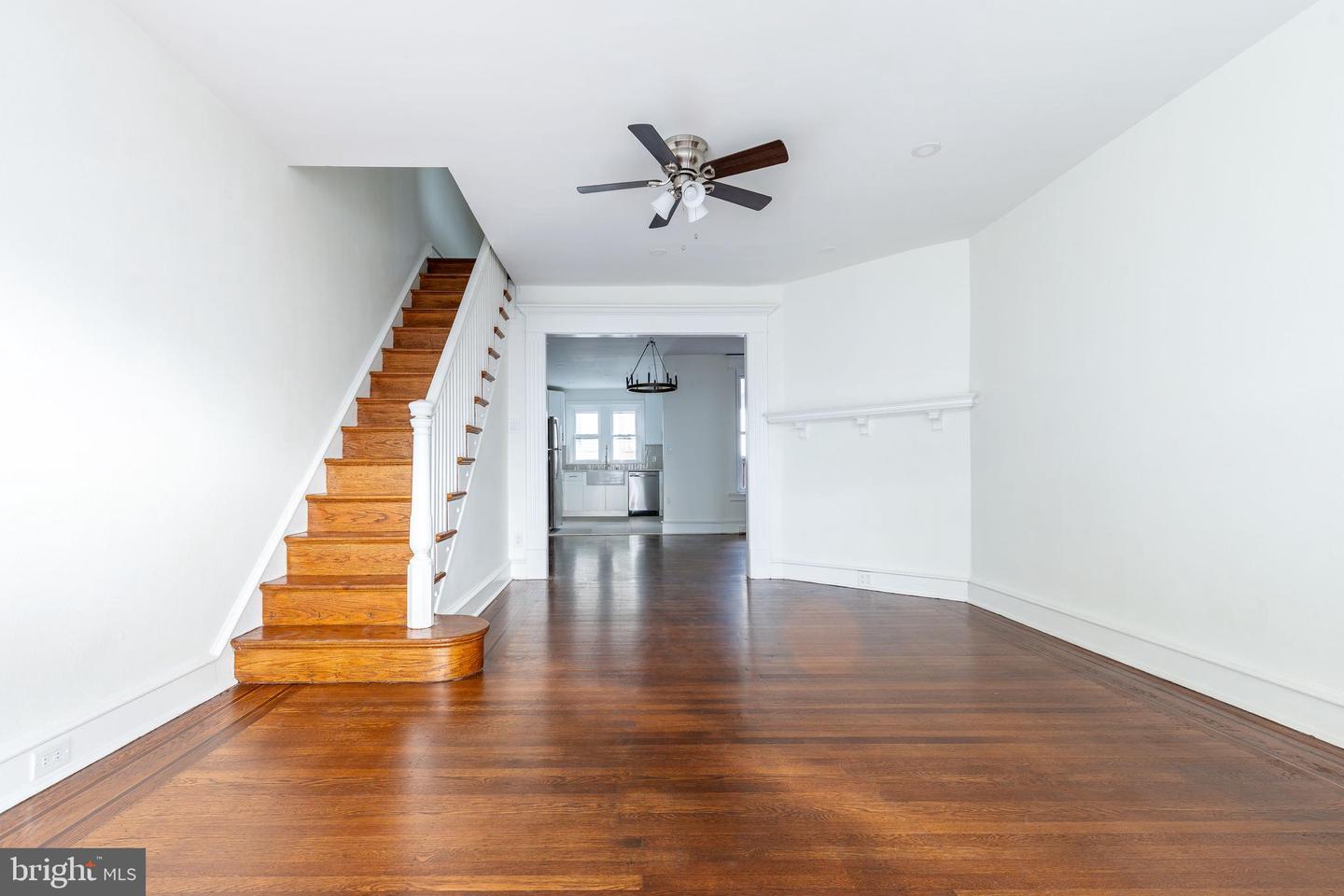 5445 Akron St Property Photo 6