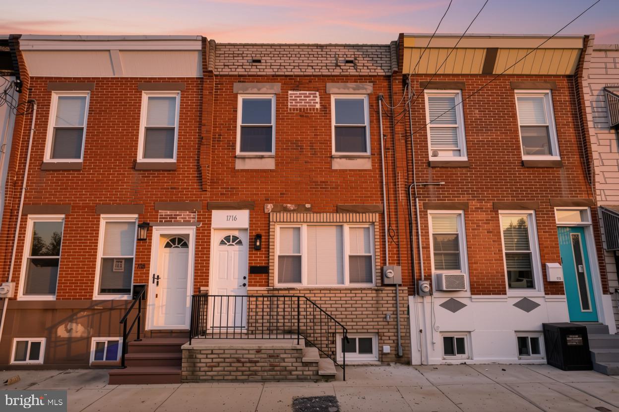 1716 S Chadwick St Property Photo 1