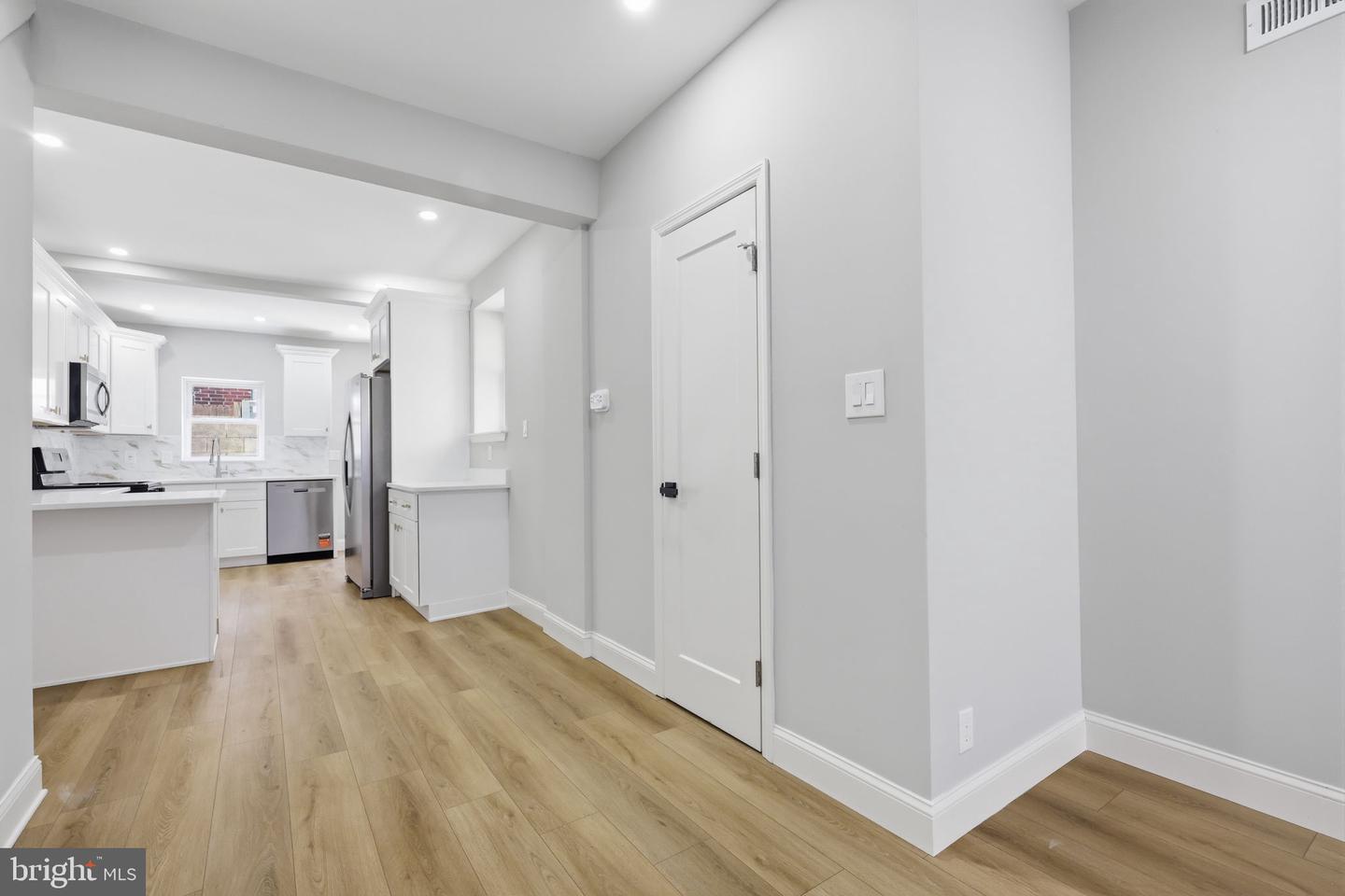 1716 S Chadwick St Property Photo 6