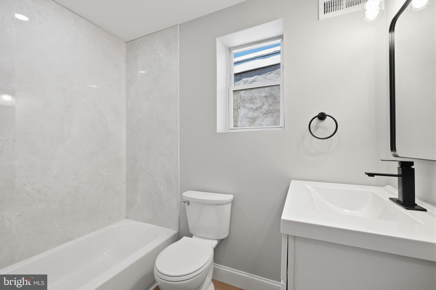 1716 S Chadwick St Property Photo 15