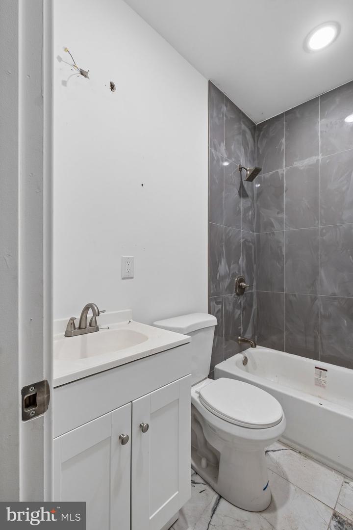 1613 W Erie Ave Property Photo 5