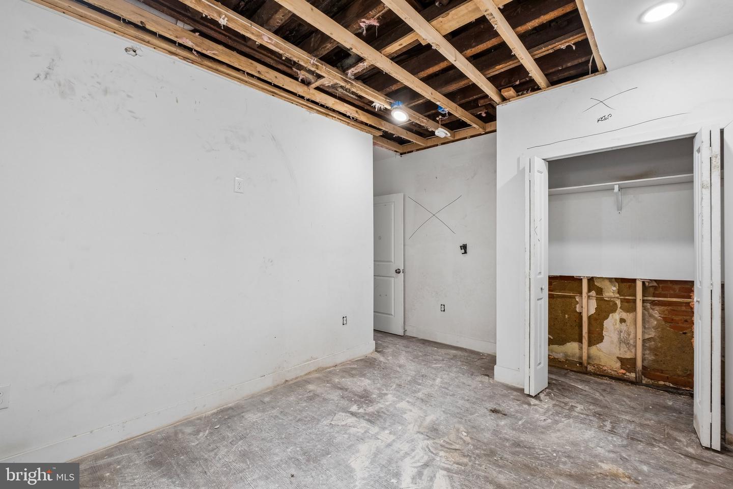 1613 W Erie Ave Property Photo 12