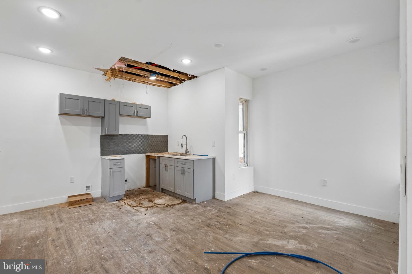 1613 W Erie Ave Property Photo 14