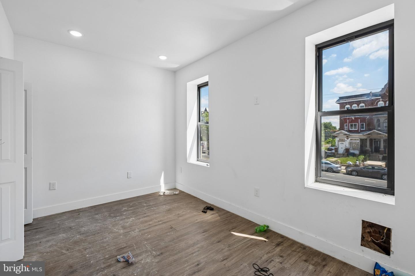 1613 W Erie Ave Property Photo 16