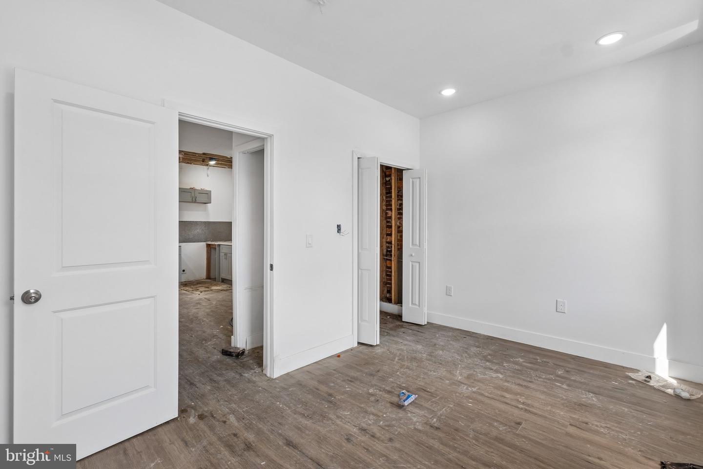 1613 W Erie Ave Property Photo 17