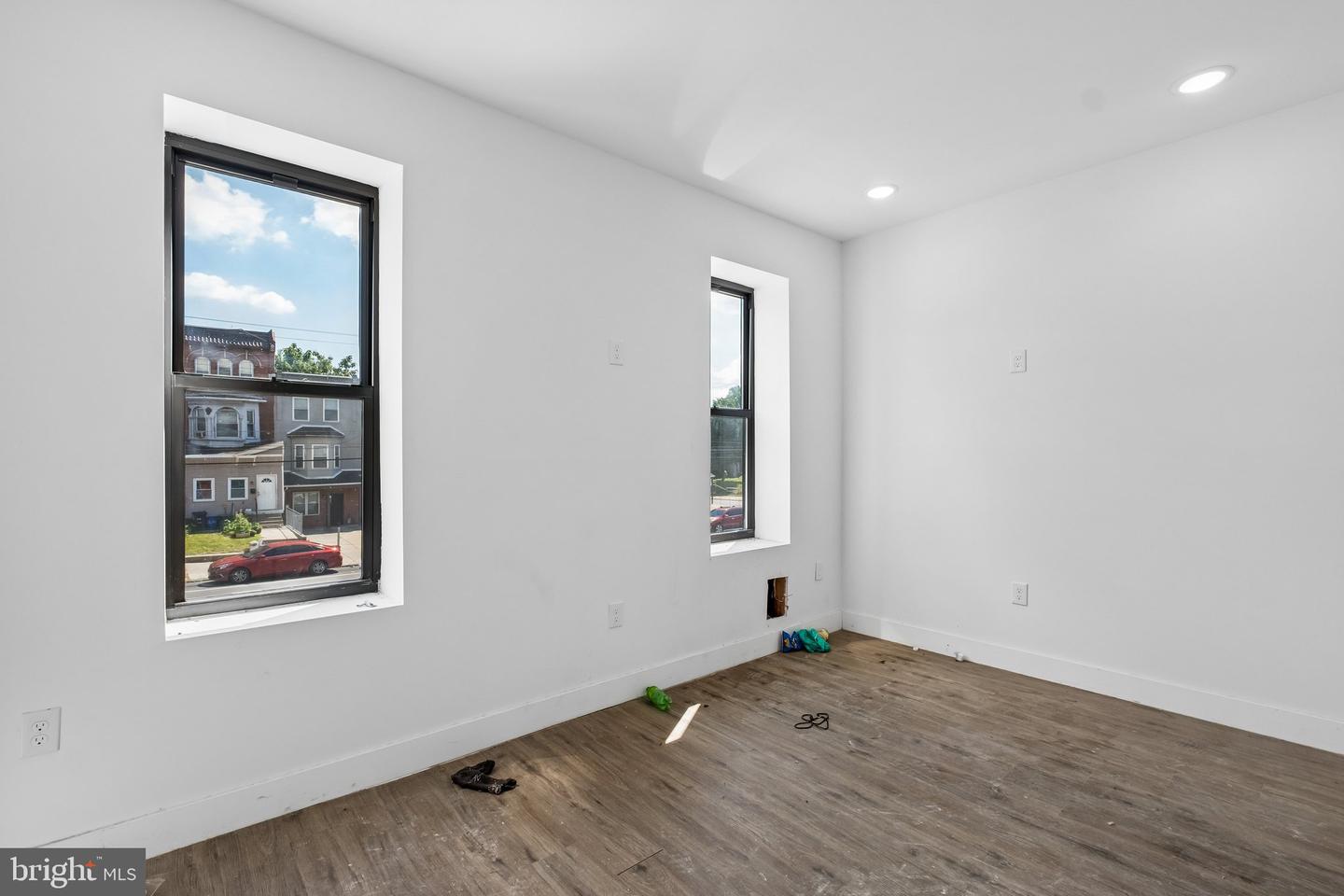 1613 W Erie Ave Property Photo 18
