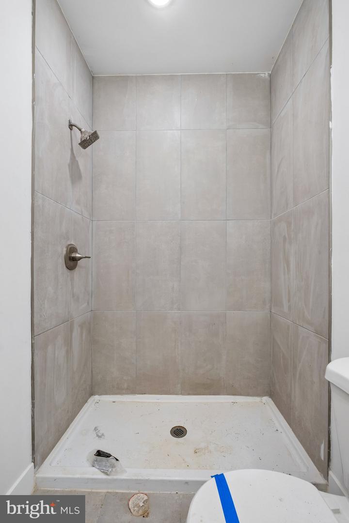 1613 W Erie Ave Property Photo 25