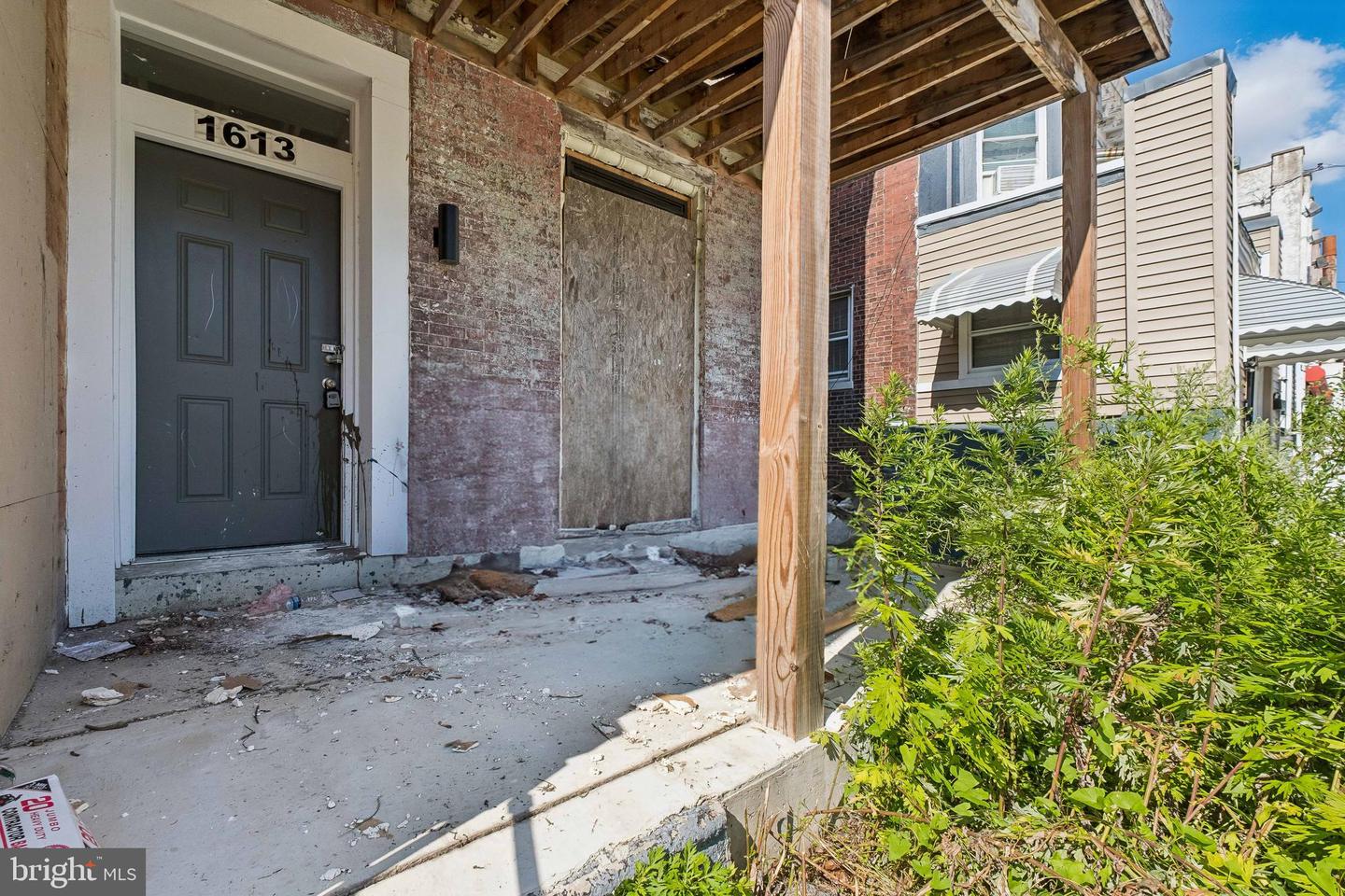 1613 W Erie Ave Property Photo 28