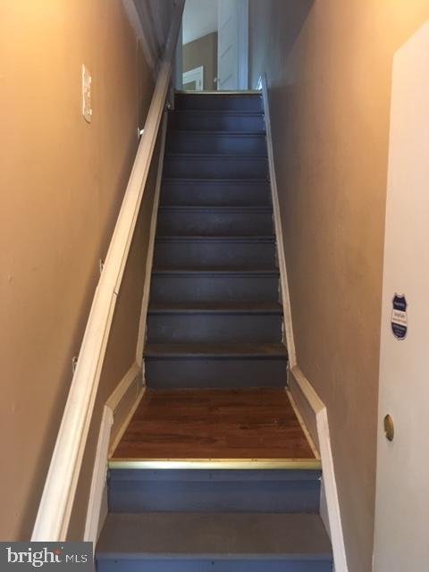 703 W Annsbury St #2nd Floor Apartment Property Photo 5