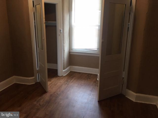 703 W Annsbury St #2nd Floor Apartment Property Photo 7
