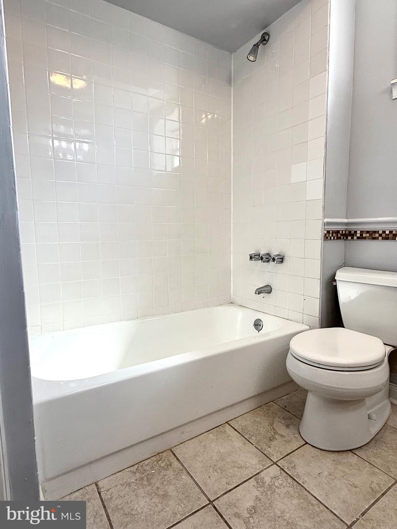 3183 Gaul St Property Photo 11