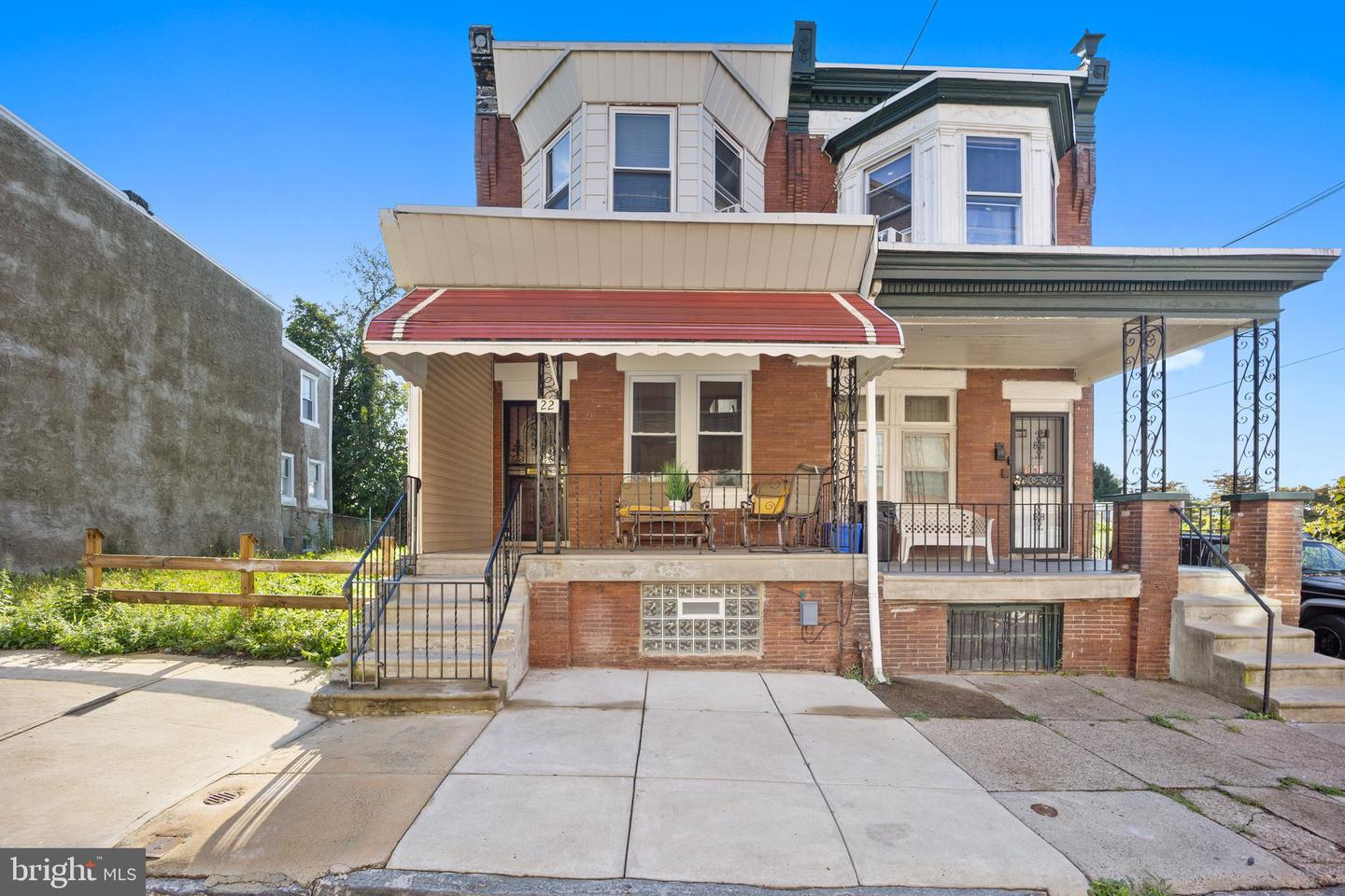 22 E Pastorius St Property Photo 1