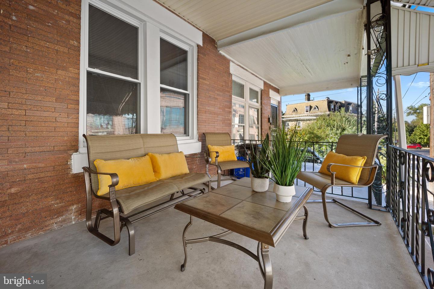 22 E Pastorius St Property Photo 2