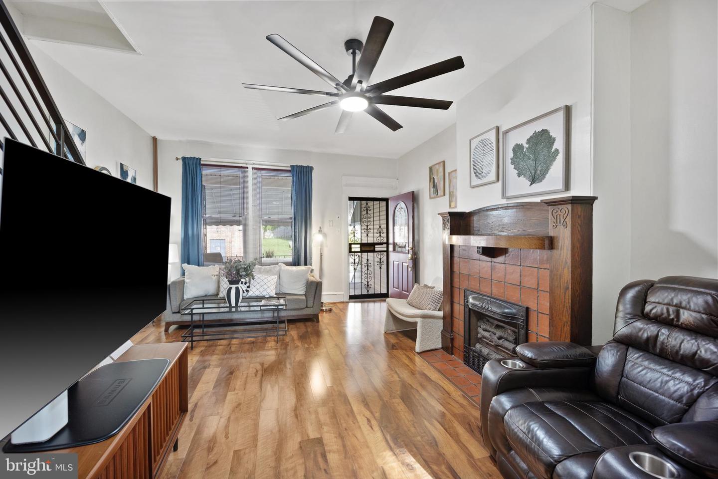 22 E Pastorius St Property Photo 3