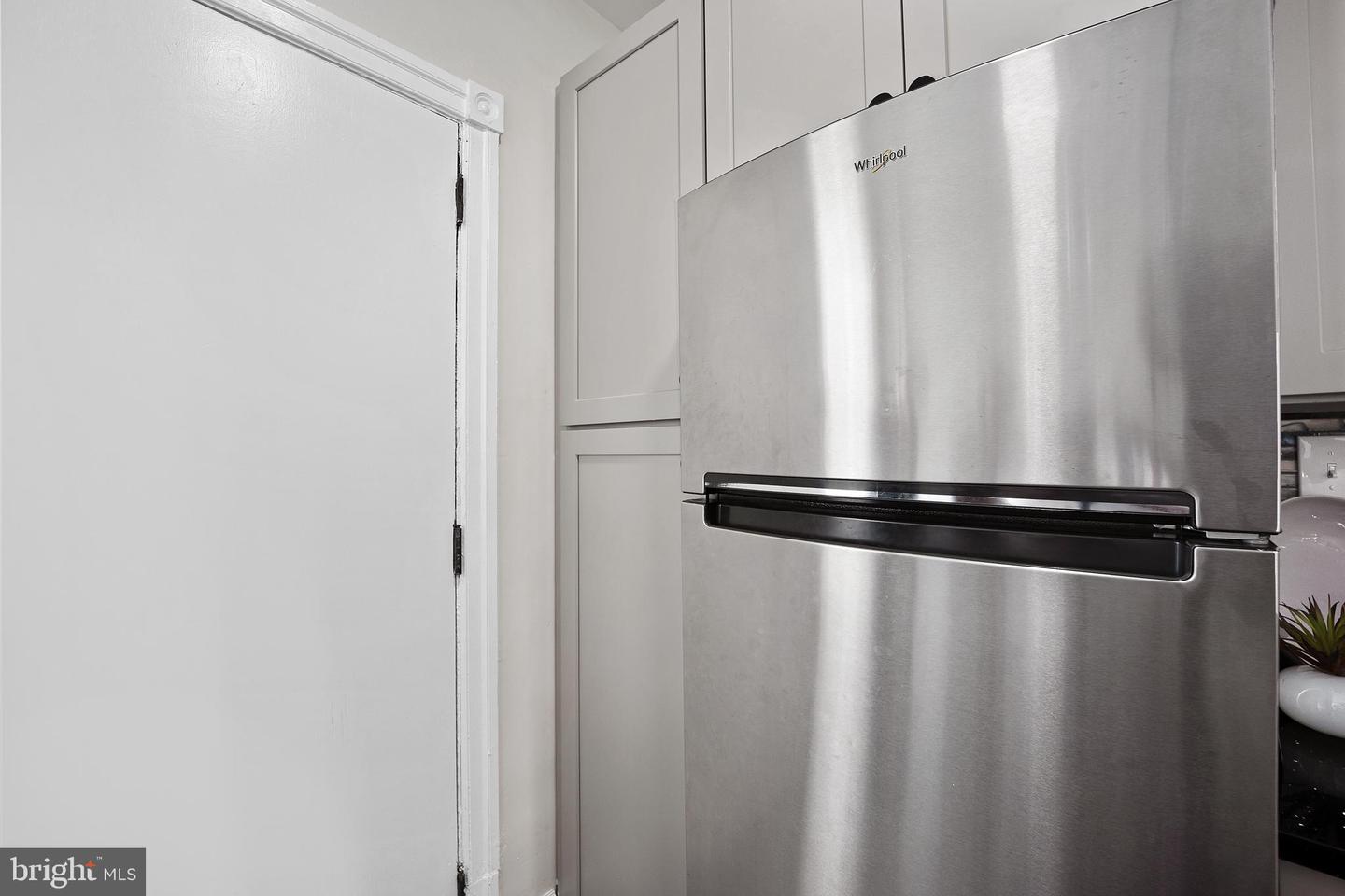 22 E Pastorius St Property Photo 15