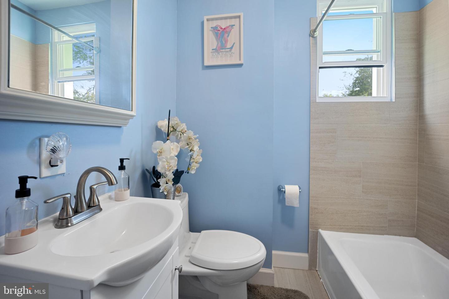 22 E Pastorius St Property Photo 23