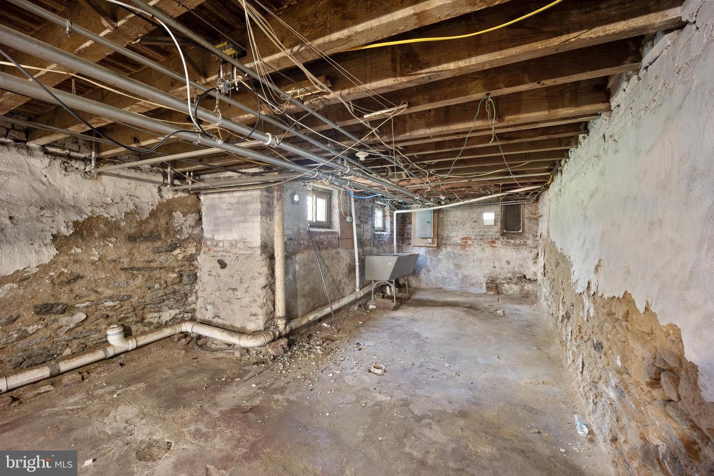 22 E Pastorius St Property Photo 29