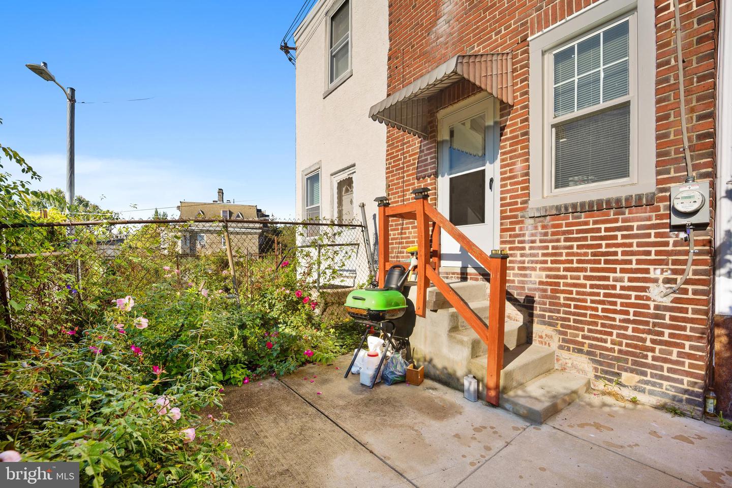 22 E Pastorius St Property Photo 34